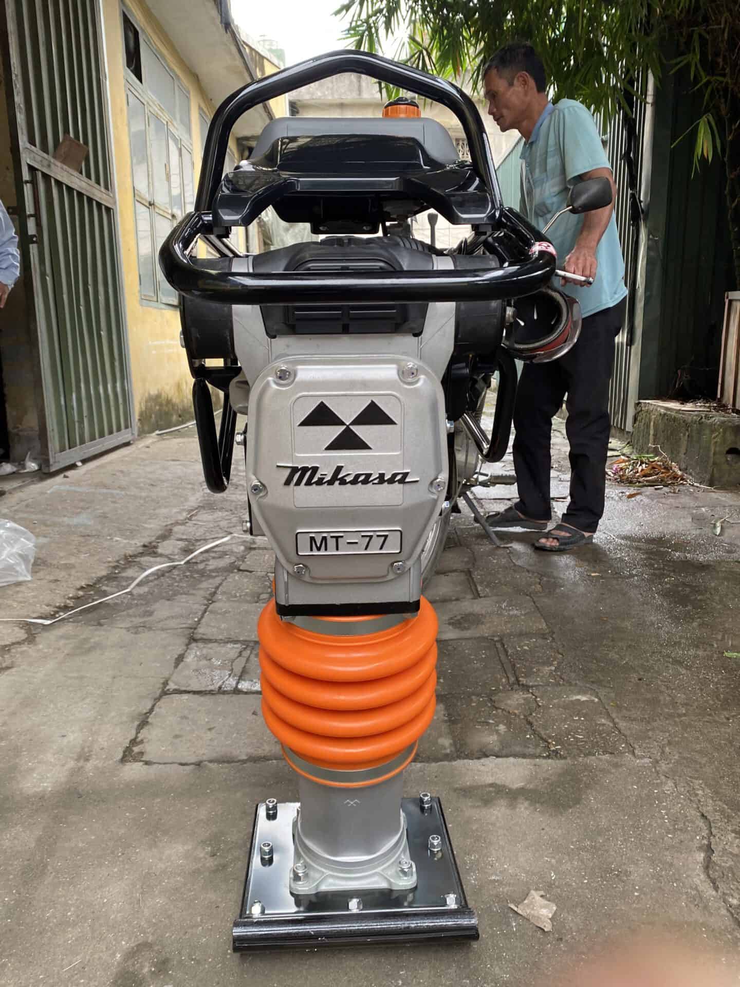 Máy đầm cóc xăng Mikasa MT77