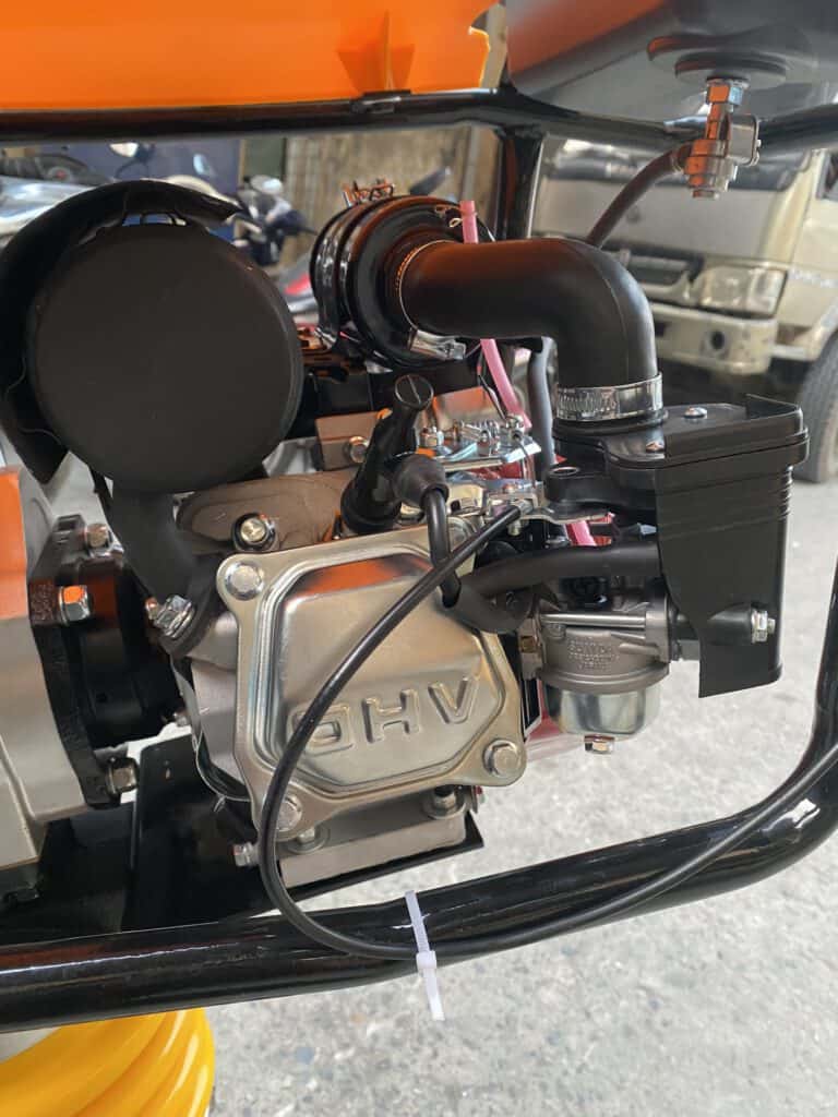 MÁY ĐẦM CÓC XĂNG RM80-HUYNDAI HGE160/5.5HP