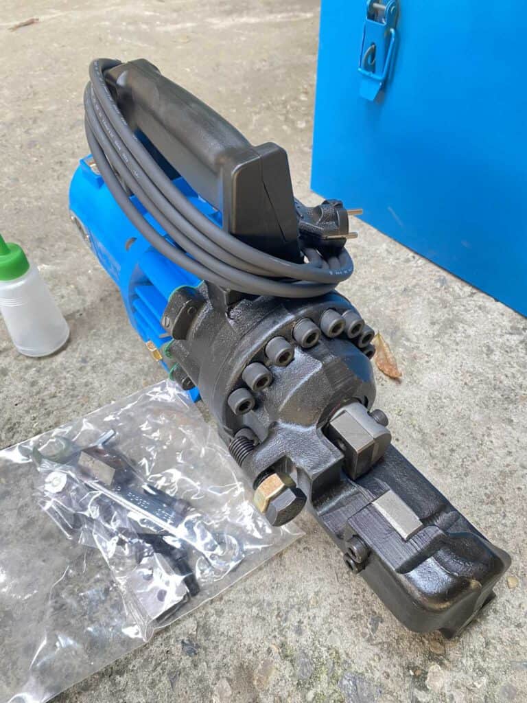 MÁY CẮT SẮT THỦY LỰC HÀN QUỐC 25C-25MM