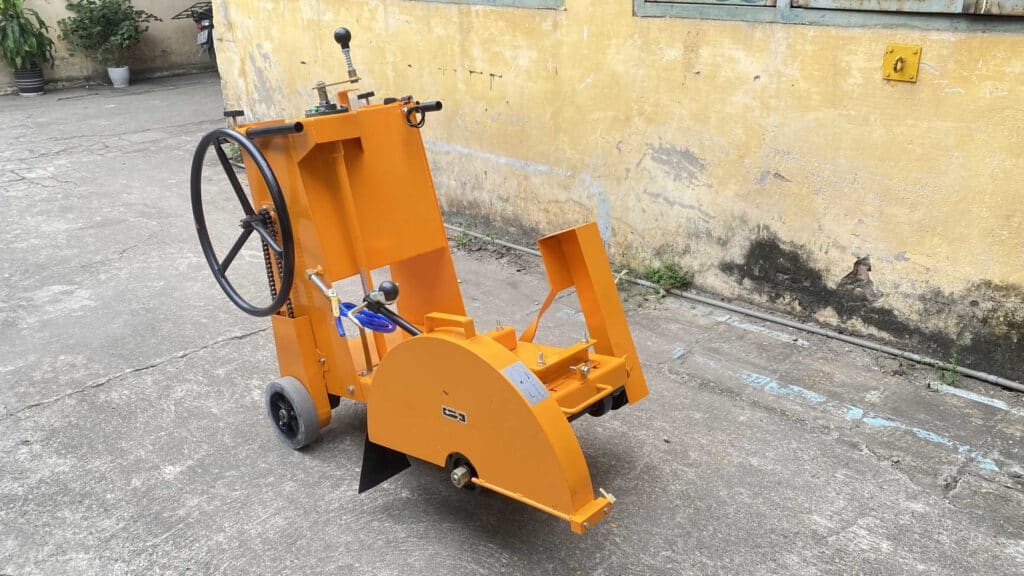 KHUNG MÁY CẮT BÊ TÔNG VIFUCO KC24 - 20CM