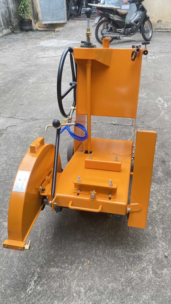 KHUNG MÁY CẮT BÊ TÔNG VIFUCO KC24 - 20CM