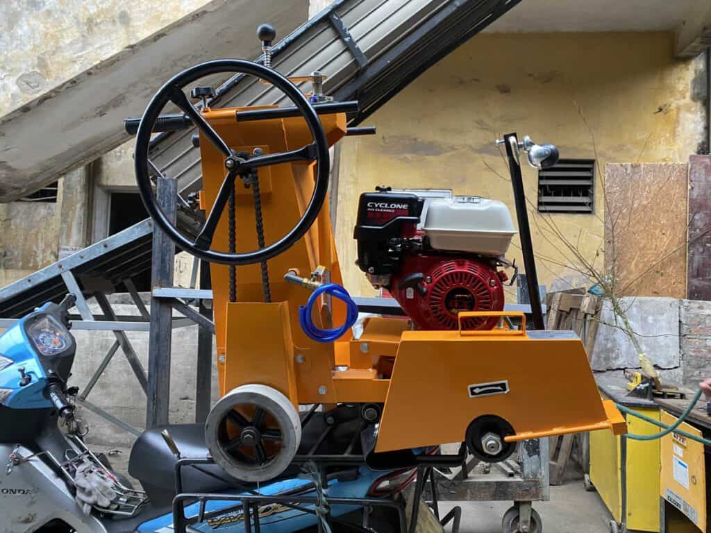MÁY CẮT BÊ TÔNG KC12-GX (HONDA THÁI LAN GX200 - 10CM)