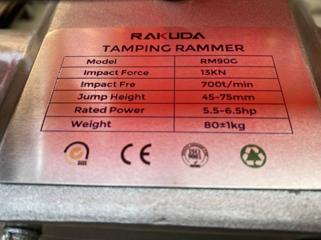 MÁY ĐẦM CÓC XĂNG RM90G