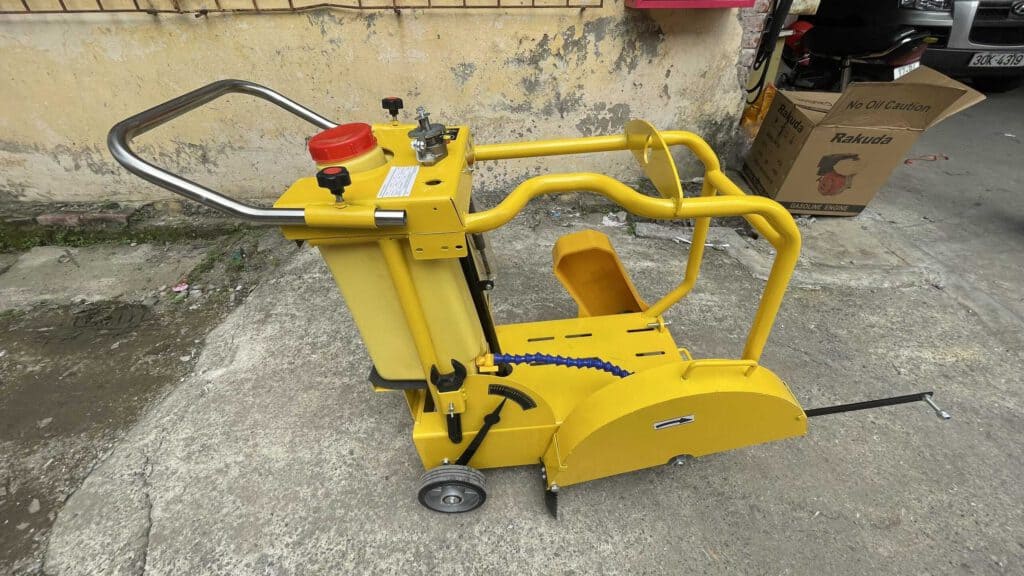 KHUNG MÁY CẮT BÊ TÔNG CBT-20B - 18CM