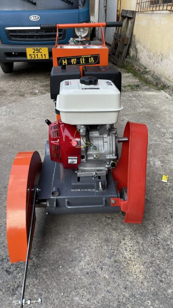 MÁY CẮT BÊ TÔNG CBT-20A - HGE390 HUYNDAI - 18CM