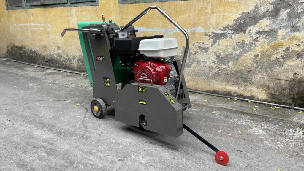 MÁY CẮT BÊ TÔNG CBT-25A - HGE390 HUYNDAI - 18CM
