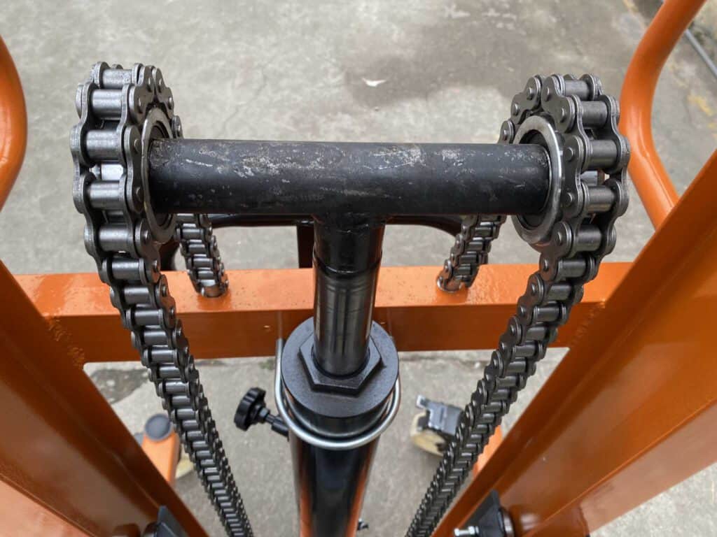 Xe Nâng Cao 2000KG-Nâng Cao 1.6m+Vam Tay (XNC-1100I)