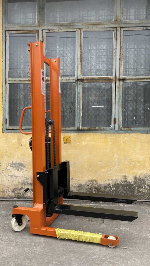 Xe Nâng Cao 1000kg Nâng Cao 1.6m-2 Vam (XNC-150UC)