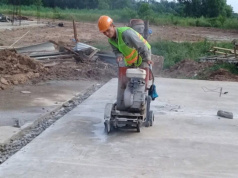 Thuê máy cắt bê tông giảm chi phí, nâng cao hiệu quả công việc